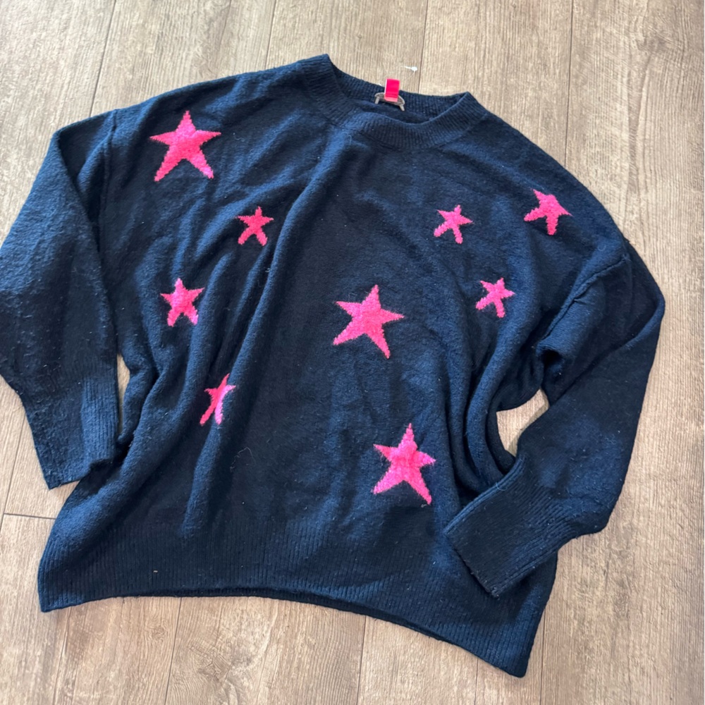 MALENITA🌻SOLD🌻Vince Camuto Navy Sweater with Pink Stars - Picture 7 of 10
